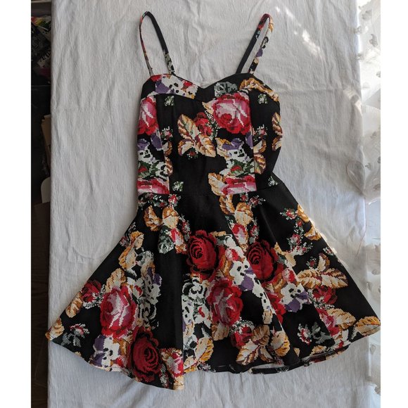 Black Floral Pattern Skater Dress - Picture 4 of 9